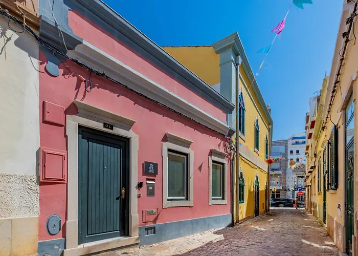 The 23 3* Distrikt Faro